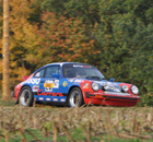 eine nicht ganz bayerische Edel-Karosse auf heißem Gummi eine nicht ganz bayerische Edel-Karosse auf heißem Gummi